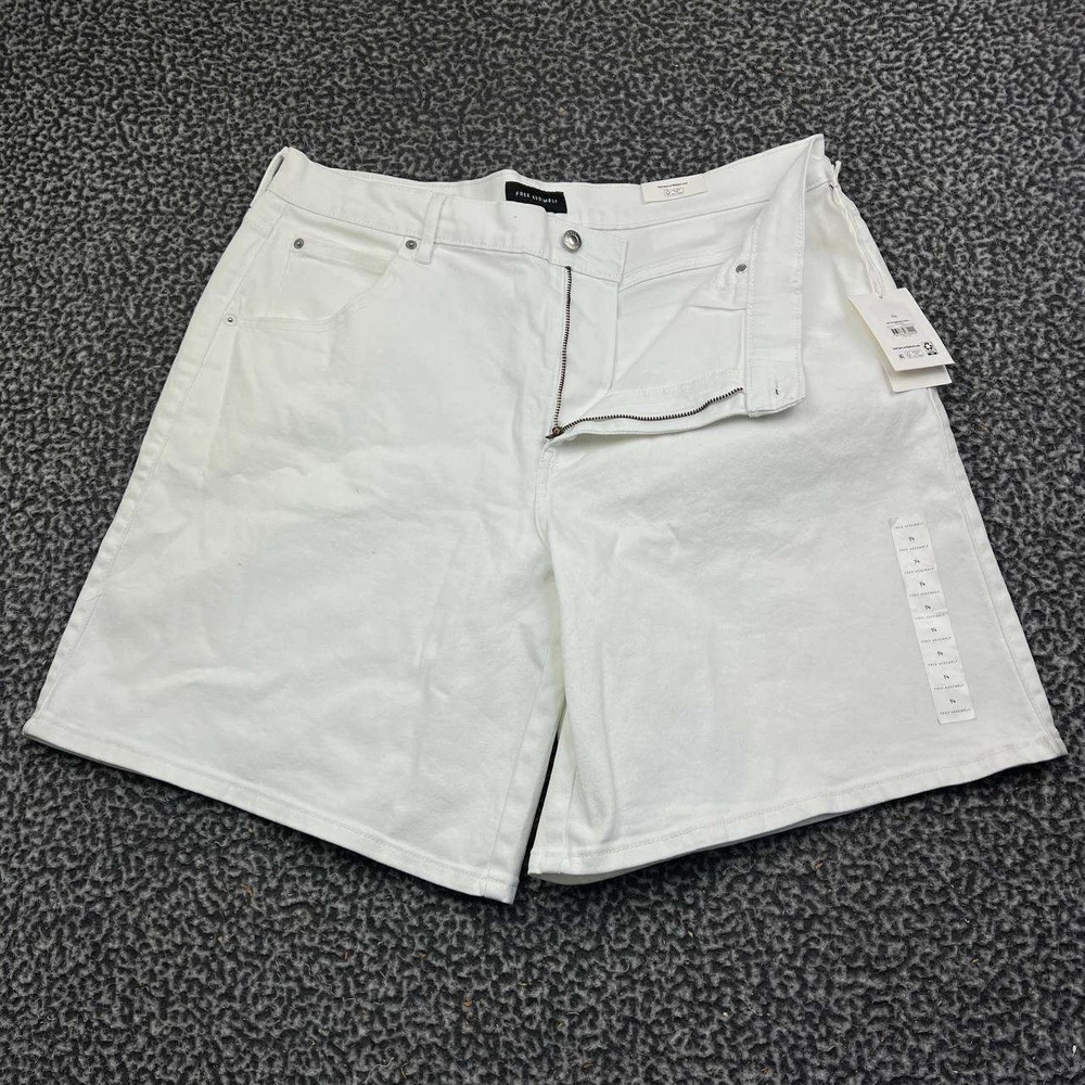 Free Assembly Denim Shorts Women 14 White Pockets Outdoor New